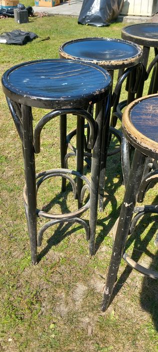 Krzesła ( hokej ) barowe do remontu 16 stuk 600 złotych