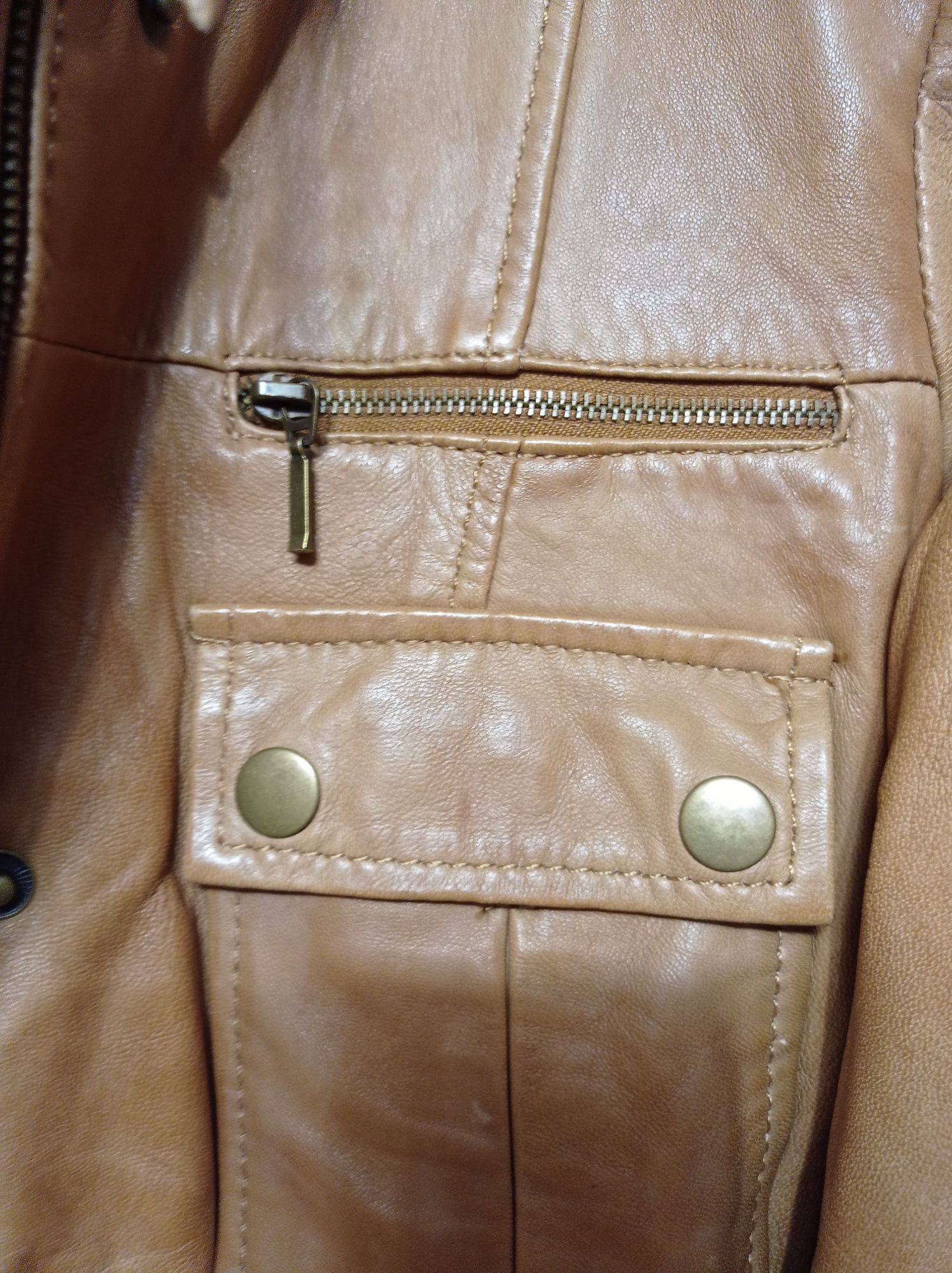 (М) Женская курточка Zara, натуральная кожа.