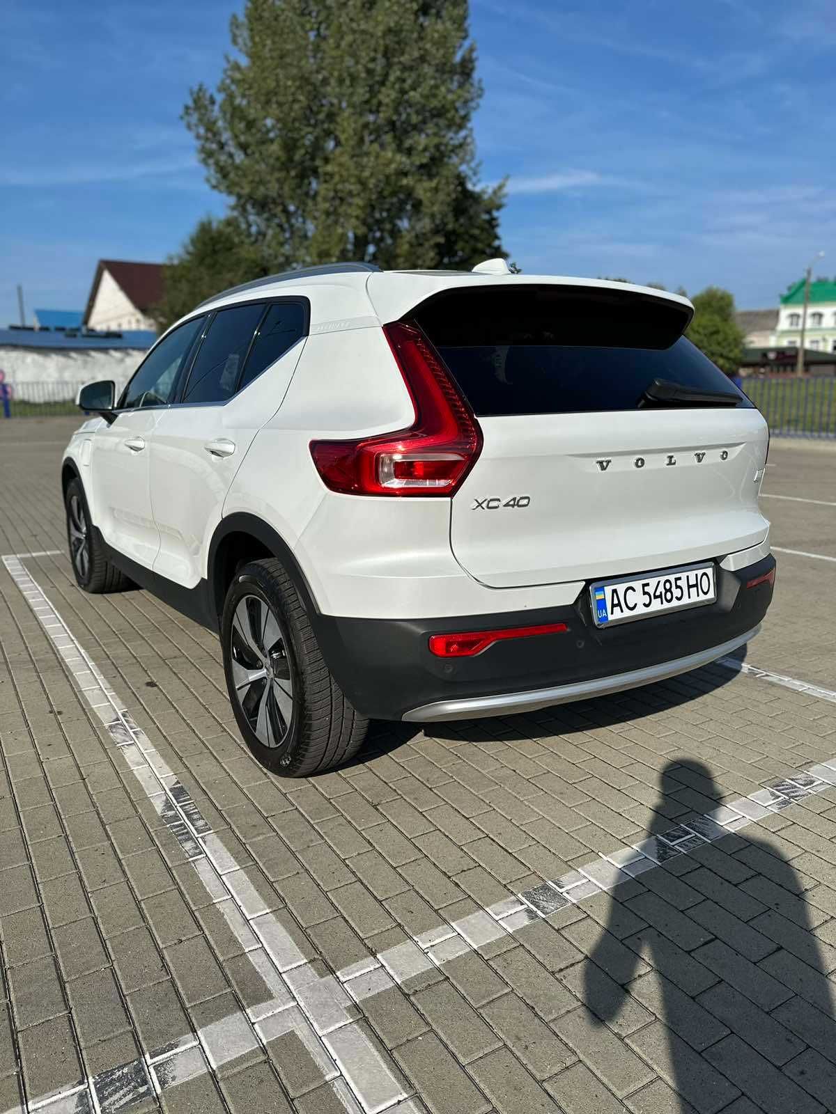 Volvo XC40 2022 1.5 бензин плагін