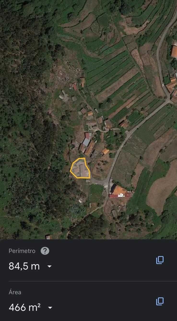 Terreno rural com casa antiga