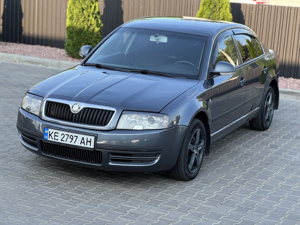 Продам Шкоду 1.8 газ бензин
