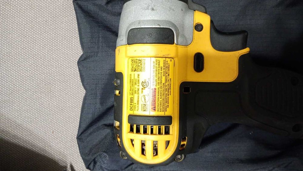 DeWalt DCF885 20V ударний імпакт  шурупокрут набір