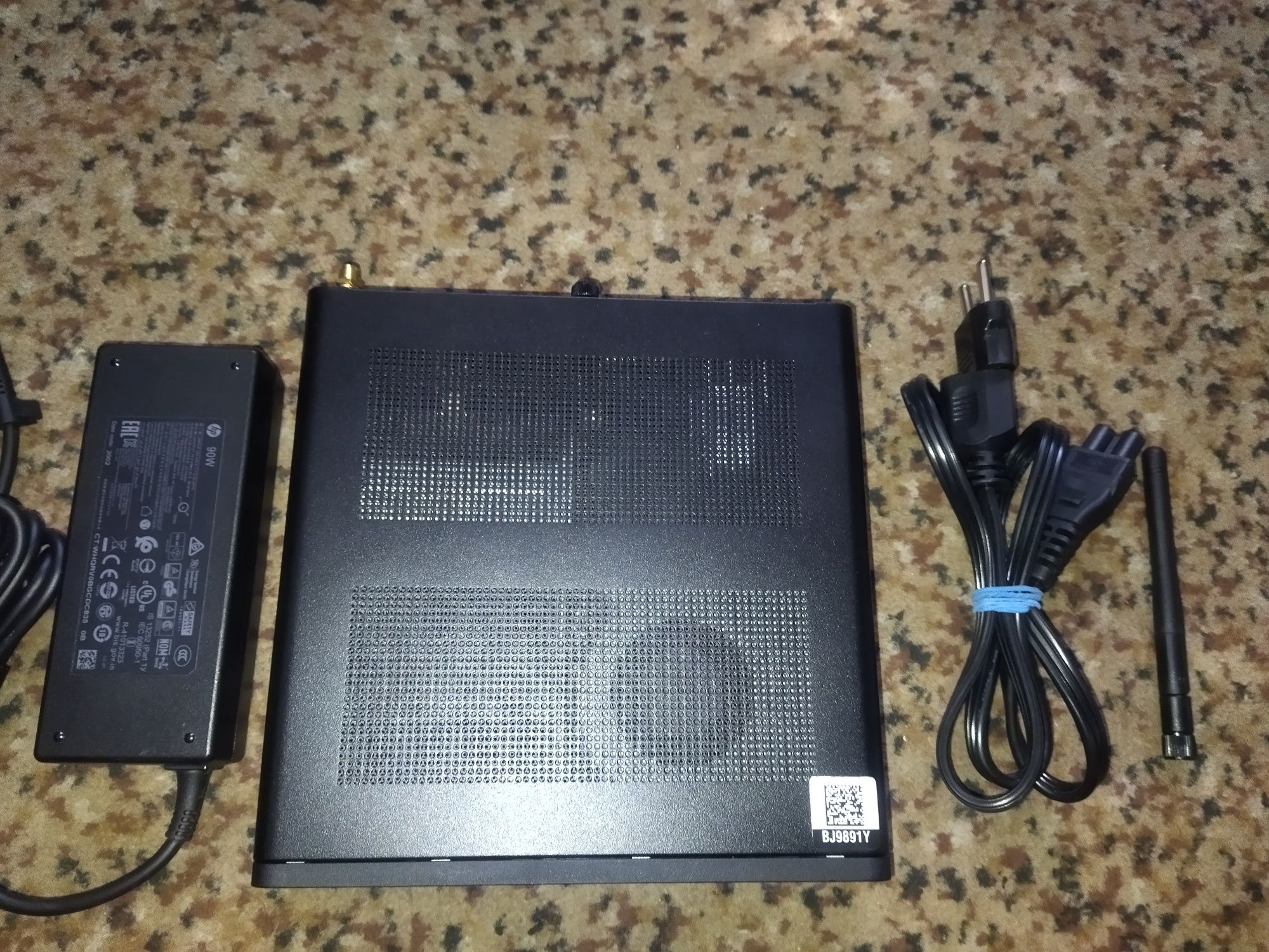 Ryzen 5 2400g‼️Hp 705g5,Vega 11,HDD 500,DDR4 8,WiFi Bluetooth,Windows