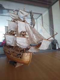 Модель деревянного парусника - барк Endeavour (Эндевор)