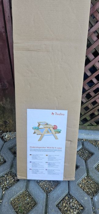 Ławeczka i stolik dla dzieci