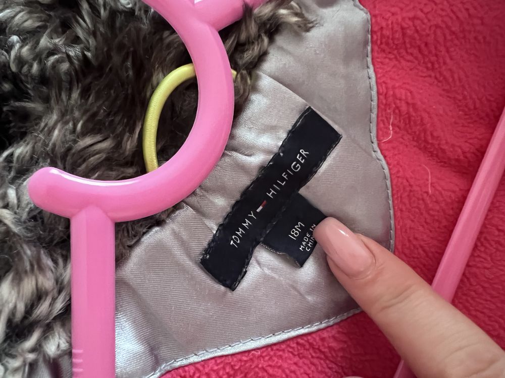 Tommy Hilfiger kurtka kurteczka srebrna ocieplana kaptur futerko 18 mi