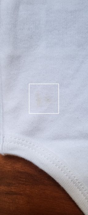 1 babygrow + 1 bodie 12-18 meses