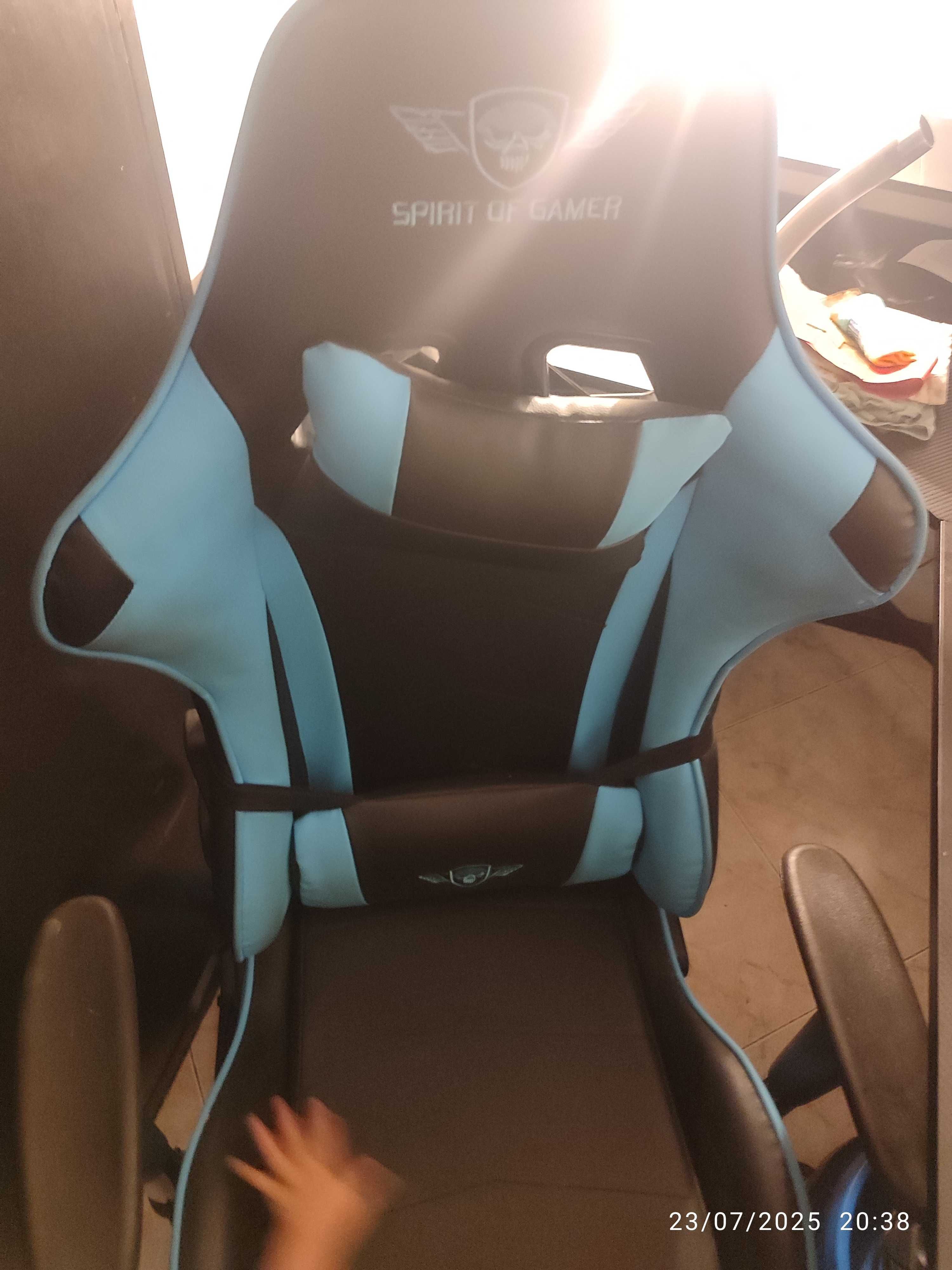 Cadeira gaming em bom estado