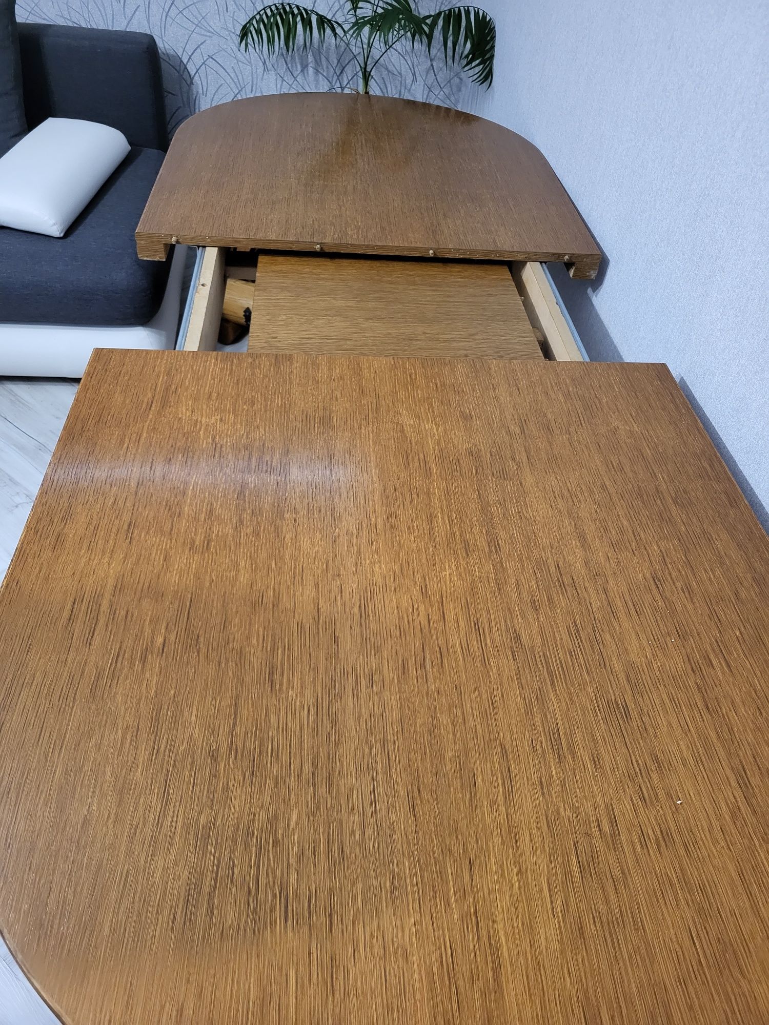 Stół  z krzesłami