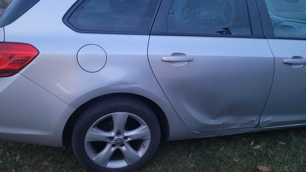 OPEL ASTRA J 1,6 16V GAZ AUTOMAT KOMBI bogate wyposażenie