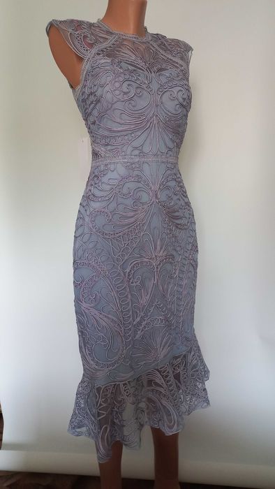 Вечірня мереживна сукня 46 розмір міді нова