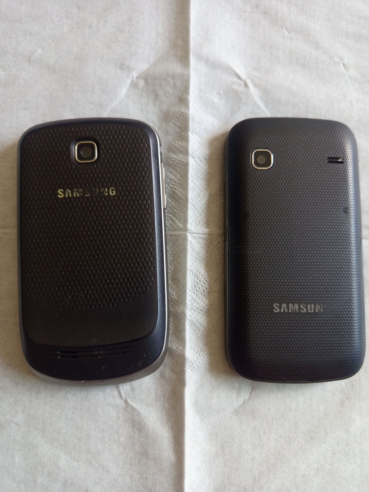 Vendo dois tlm Samsung