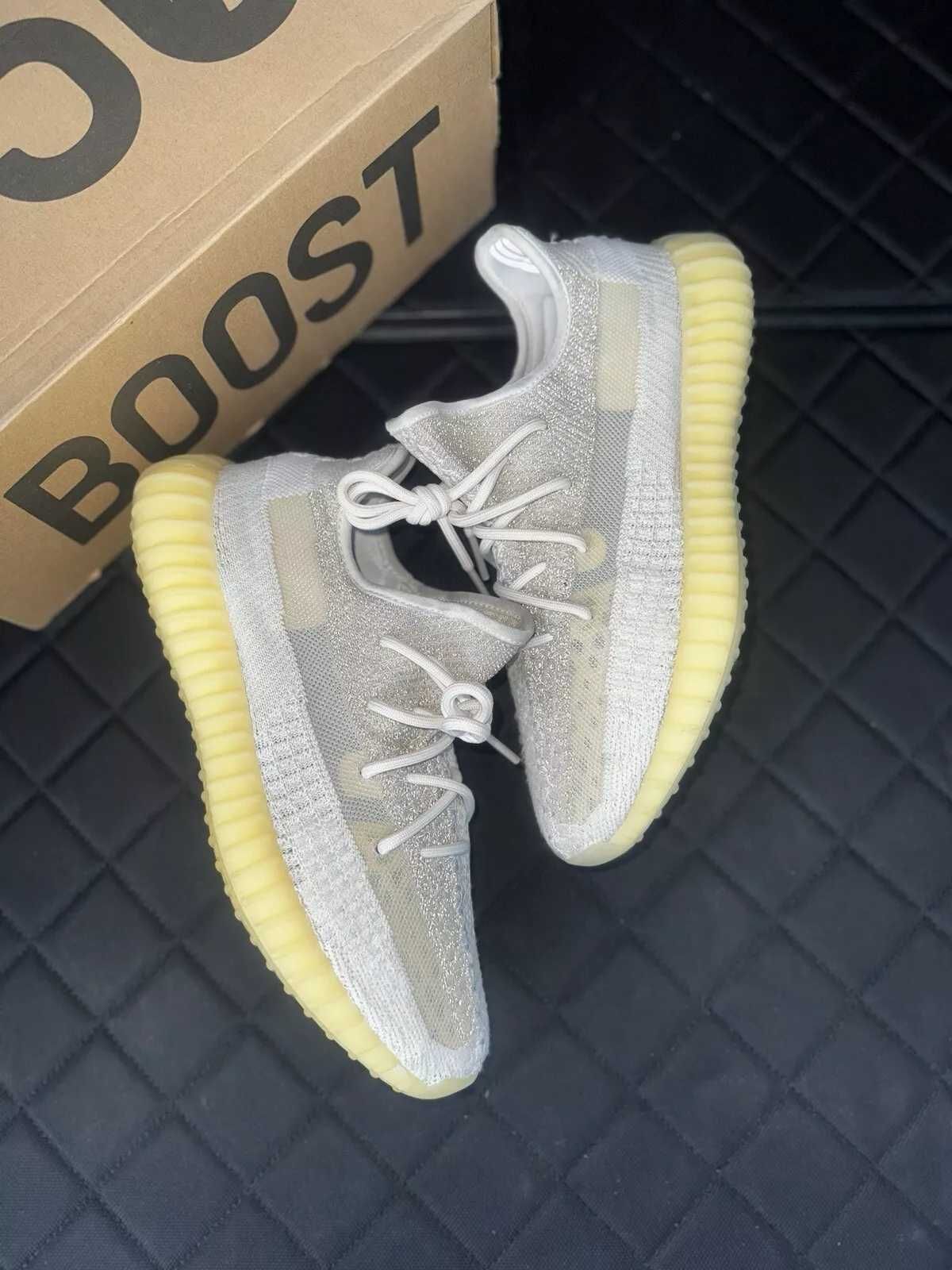 adidas Yeezy Boost 350 V2 naturalny (z pudełkiem po butach) R-44.5