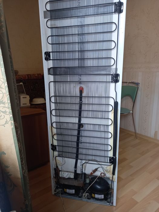 Холодильник встраиваемый AEG два компрессора, ул. Передовая