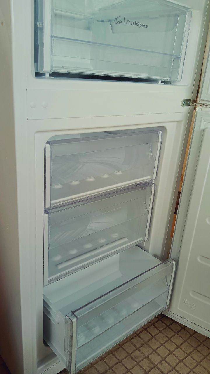 Frigorífico INDESIT