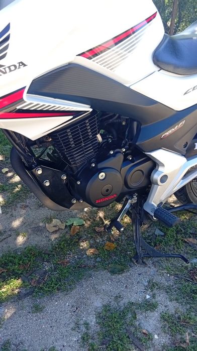 Honda CB125F com dez mil e tal impecável nova mota de emigrante