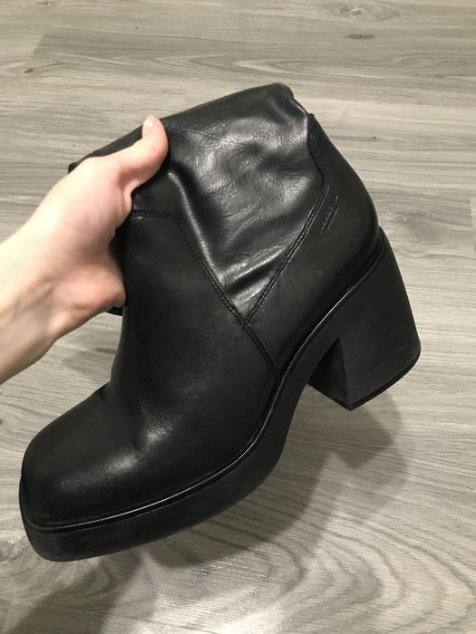 Чоботи на каблуці Vagabond