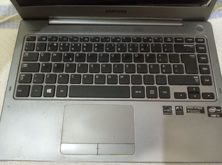 Portátil Samsung Intel Core 5