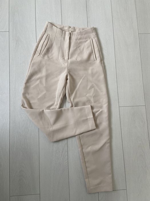 Прямі штани бежеві