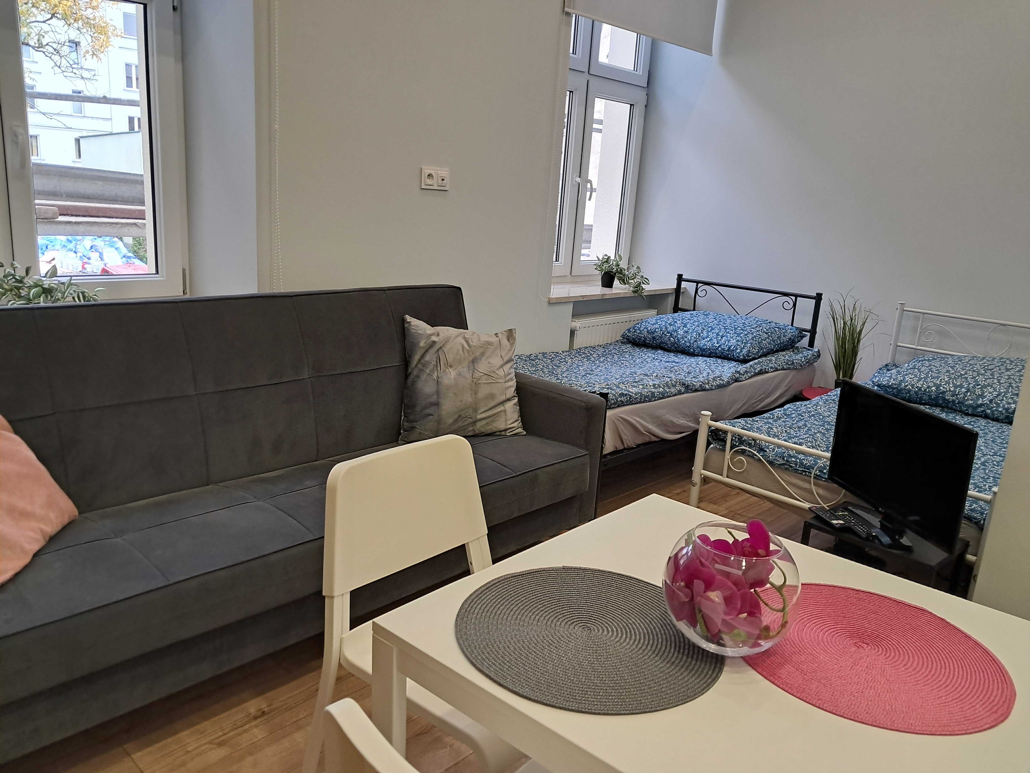 Wynajmę kawalerkę w centrum Kielc, ul. Słowackiego (parking w cenie)