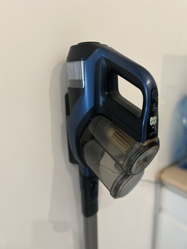 Bezprzewodowy odkurzacz Philips 8000 xc8049 w dużym zestawie