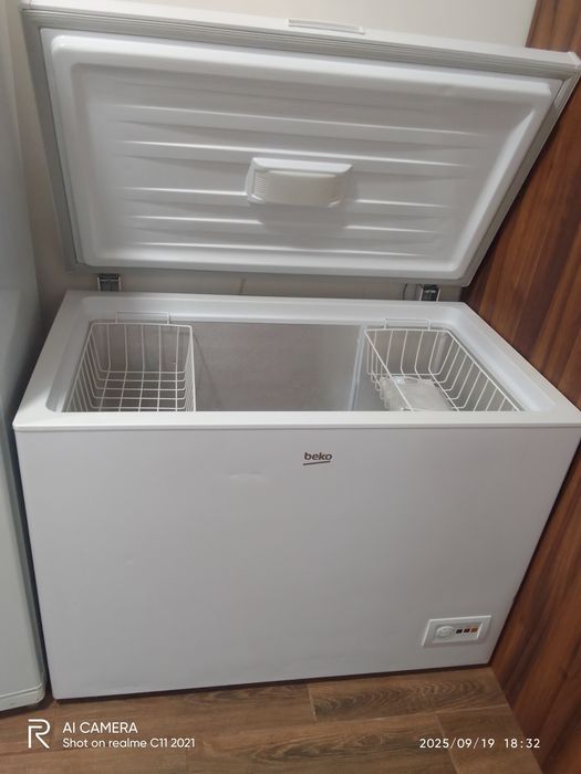 Морозильна камера 300л