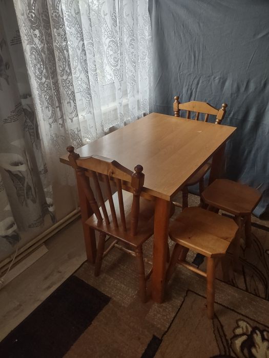 Drewniany zestaw.Stół+2 krzesła+2 stołki.