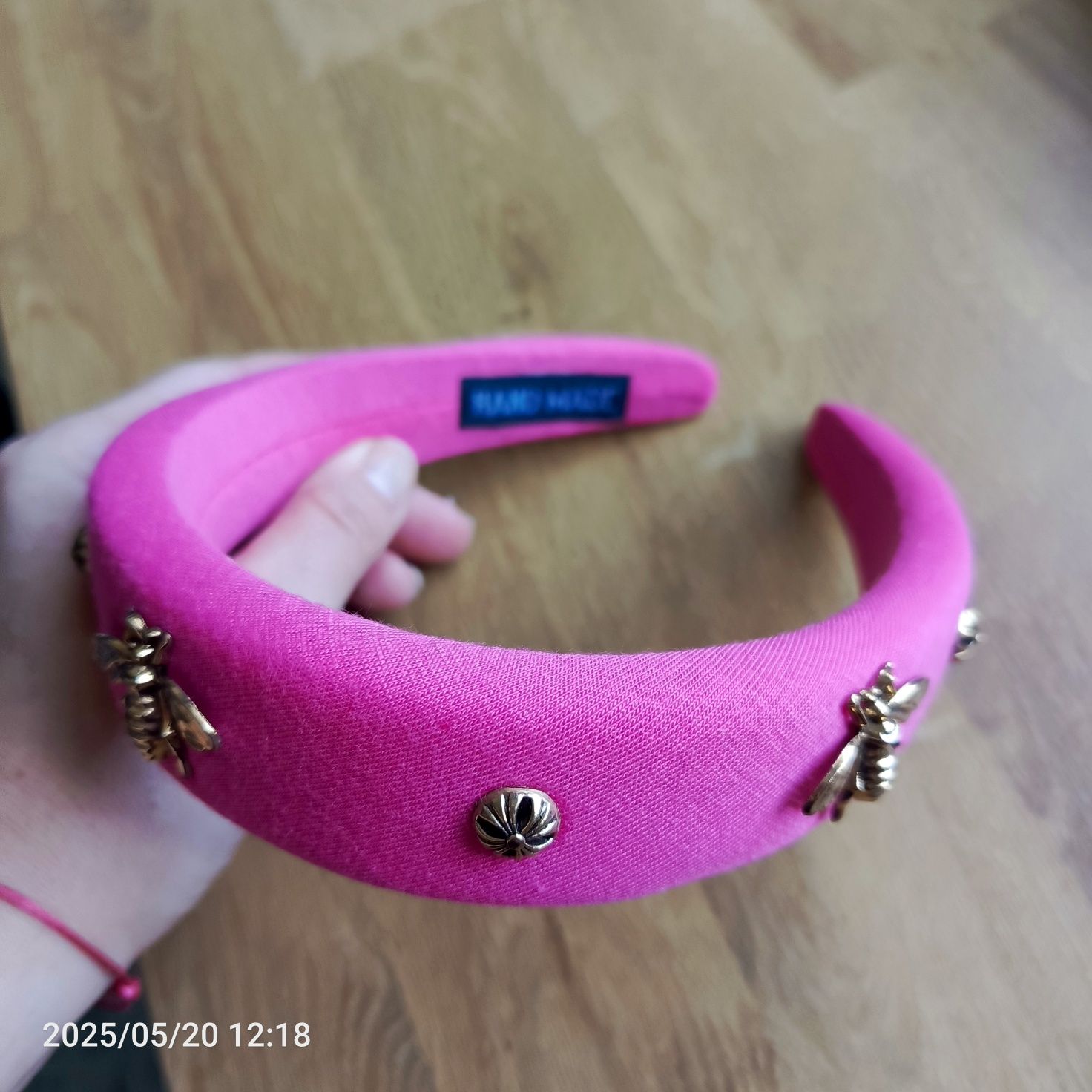 Nowa opaska na włosy hand made różowa ze złotą pszczółką