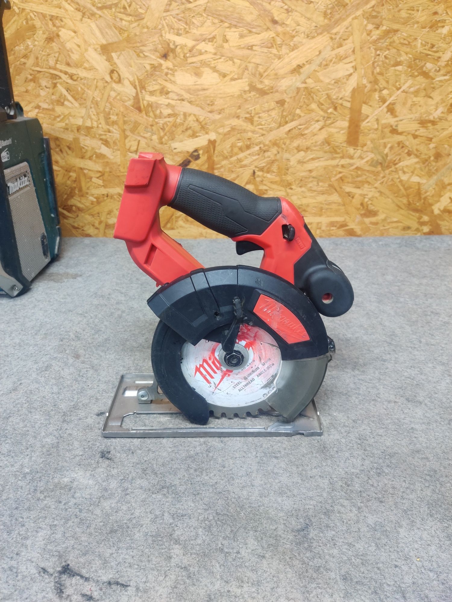 Piła do metalu Milwaukee M18 FMCS
