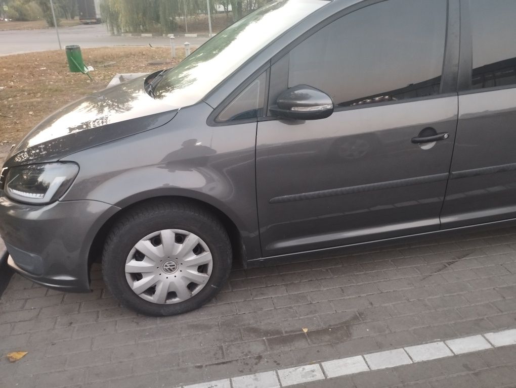 Продам VW TOURAN 2011 року