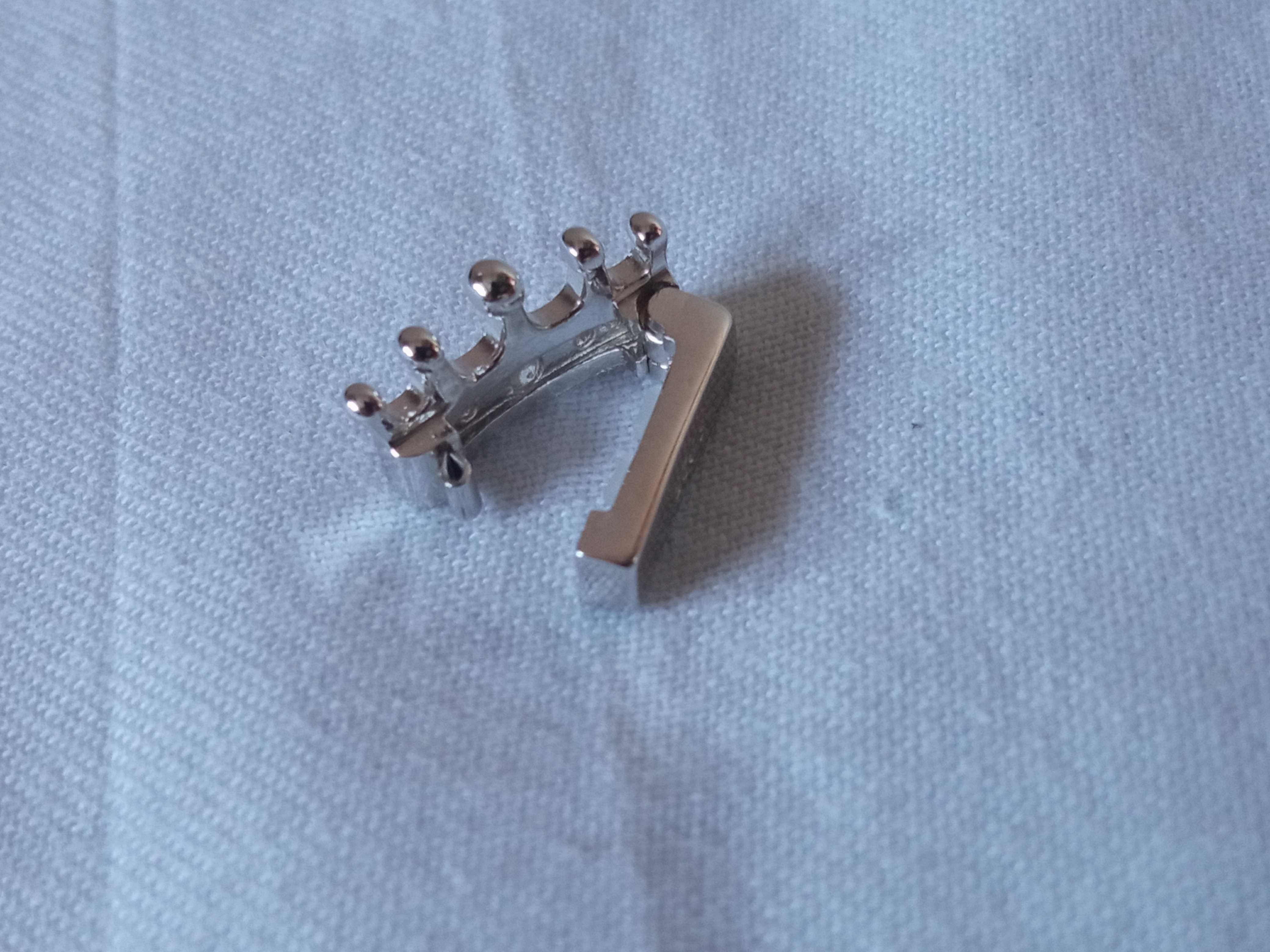 Srebrna zawieszka płaska Charms do bransoletki Korona Sr925
