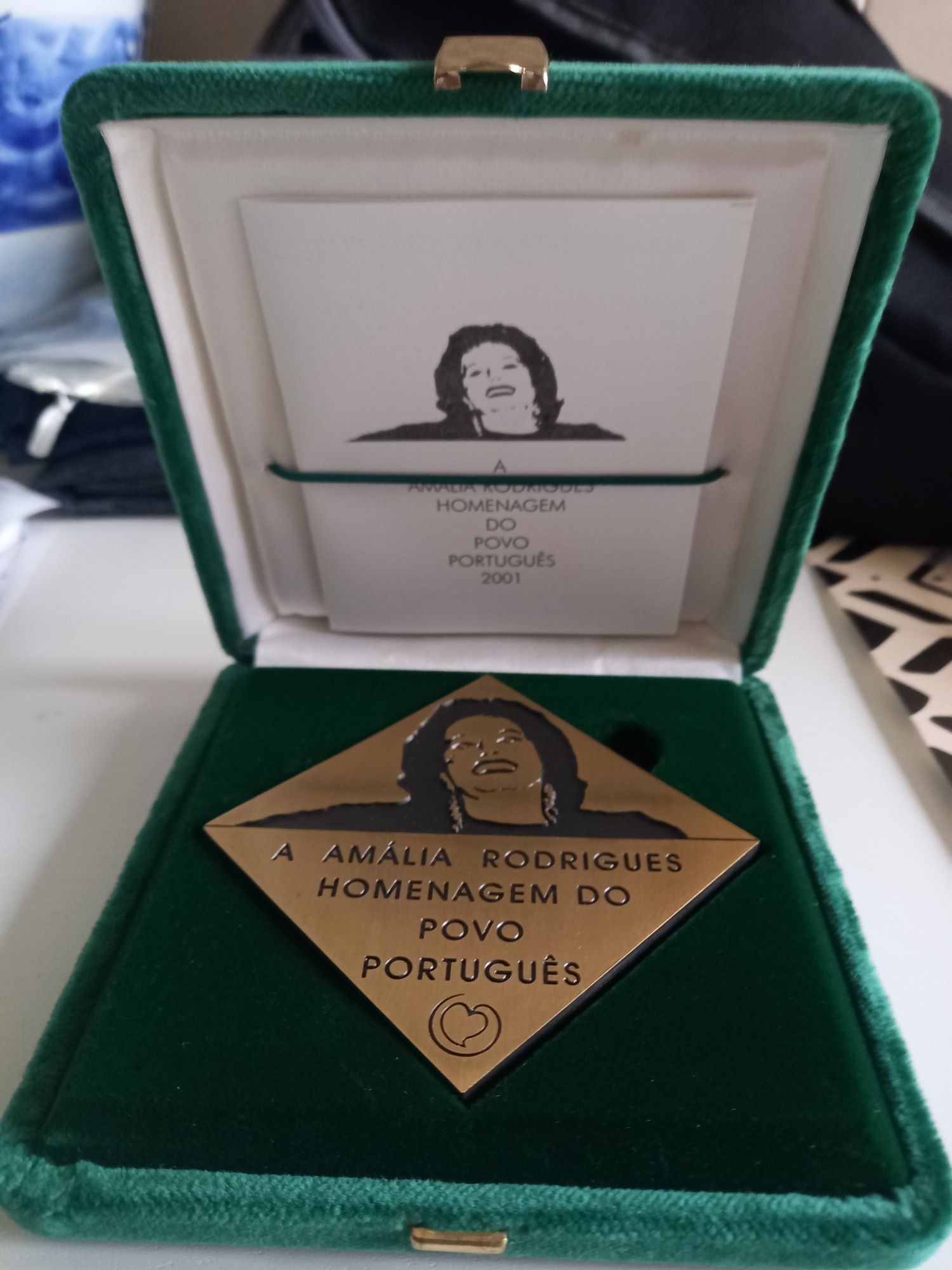 Medalha Comemorativa de Amália Rodrigues