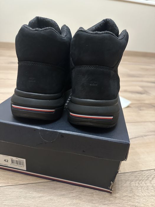 Tommy Hilfiger 42р