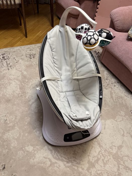 Заколисувальний центр 4 moms