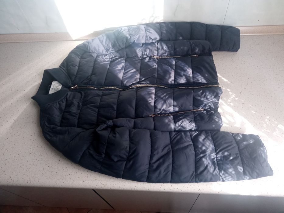 Kurtka damska bershka rozmiar M uszkodzona