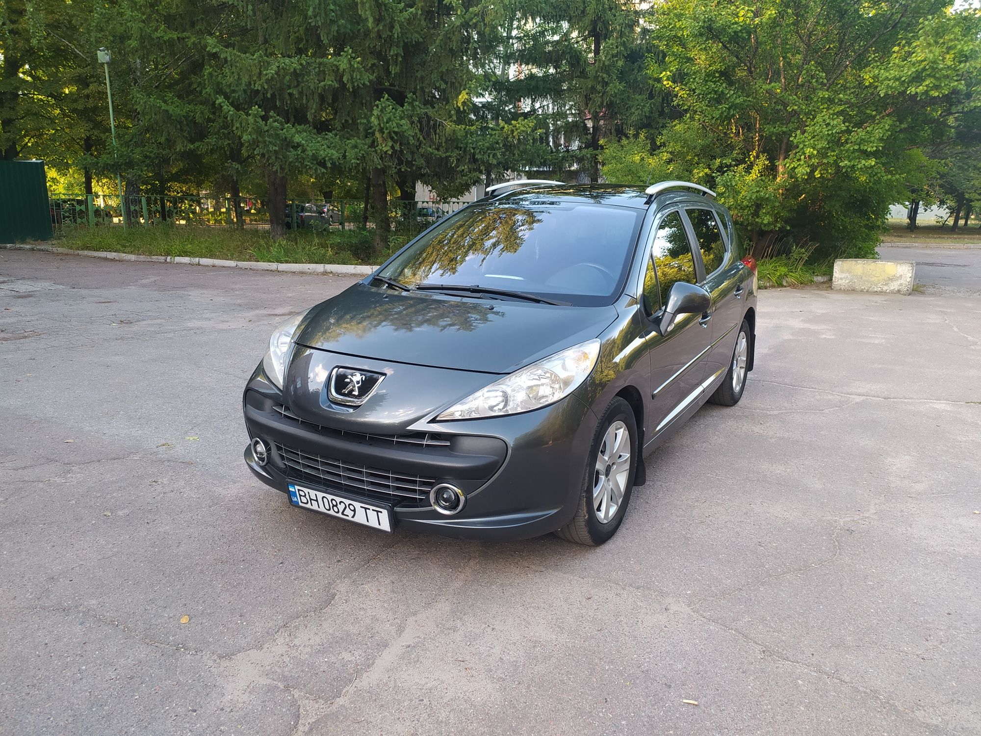 Продам Peugeot 207 sw 1.6 бензин