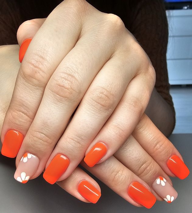 Manicure z dojazdem do klienta.