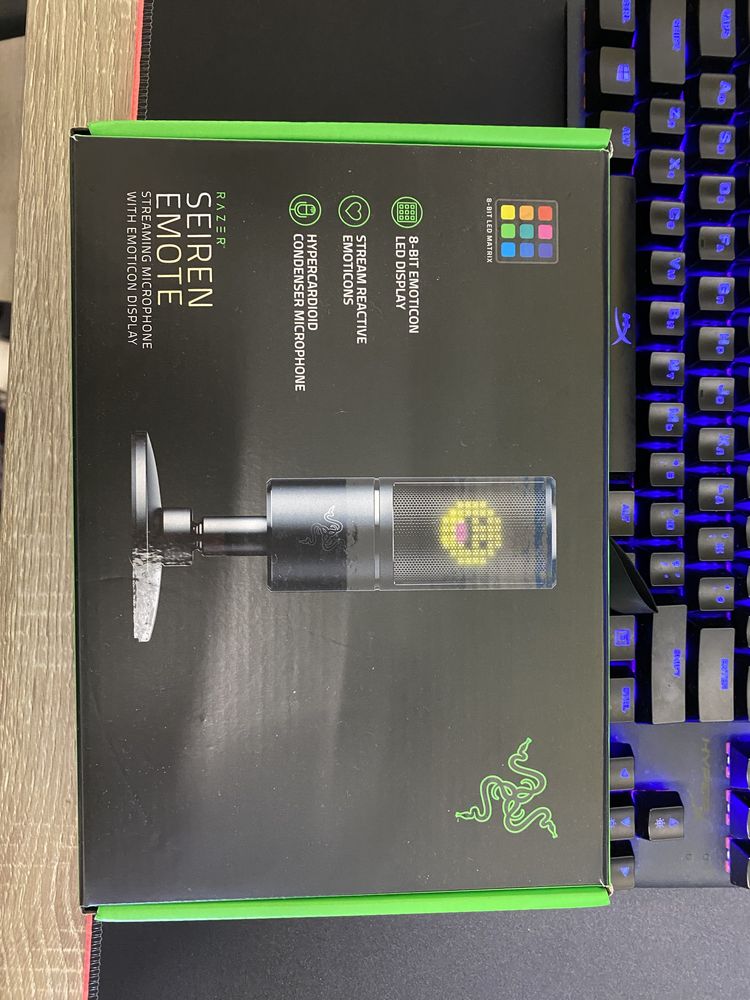 Продам мікрофон RAZER Seiren Emote