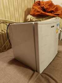 Продам однокамерный холодильник DELFA DRF-65LN