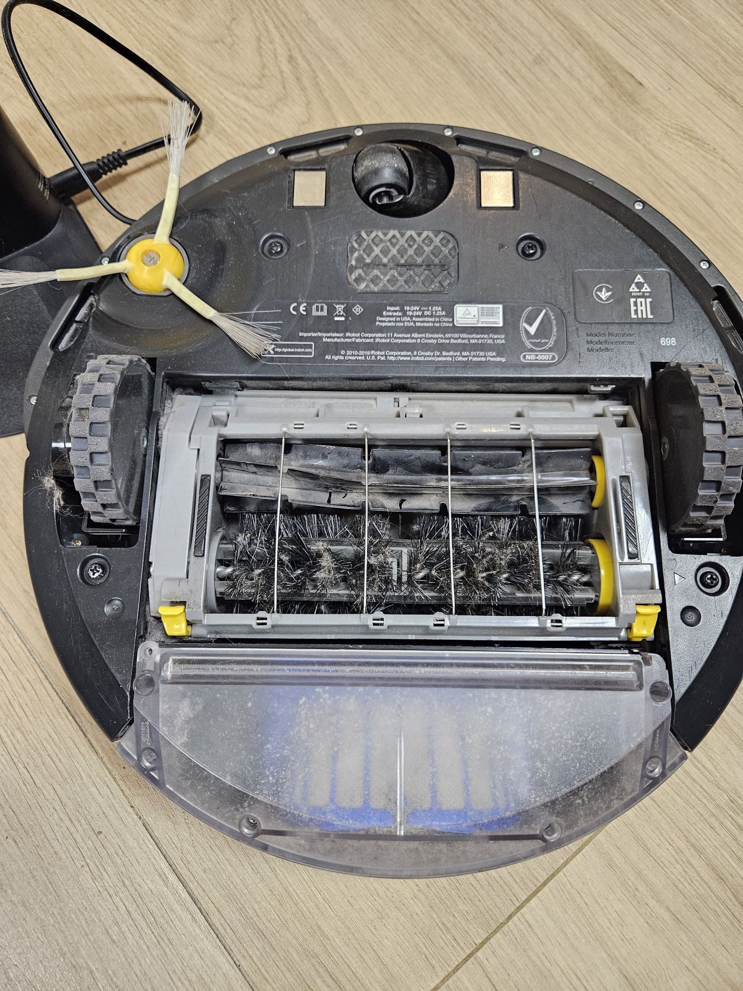 Robot odkurzający odkurzacz Roomba IRobot 698 model 17070