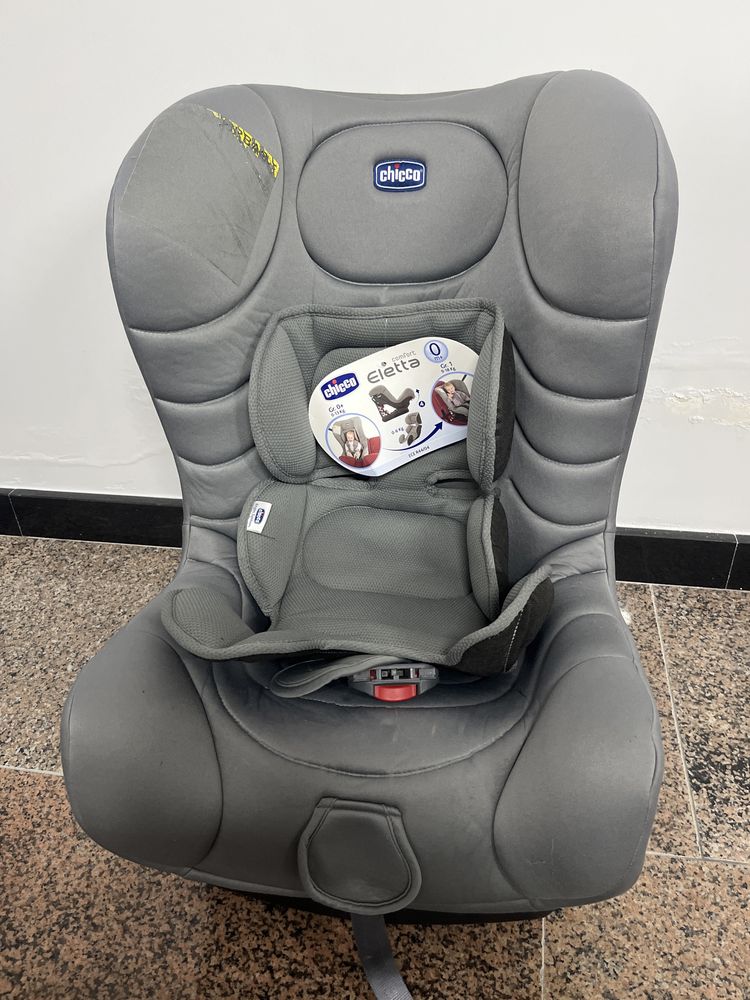 Cadeira Chico de Carro para bebé com acessorio