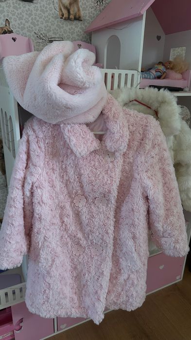 Лот 350 грн Шубка дитяча розова з хутряним хомутом 4-5 р