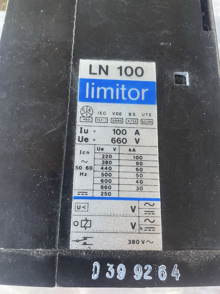Продам автомати 100 ампер нові
