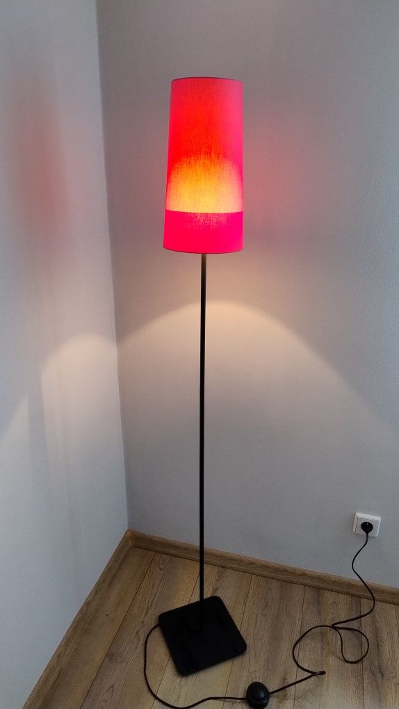 Lampa podłogowa stojąca