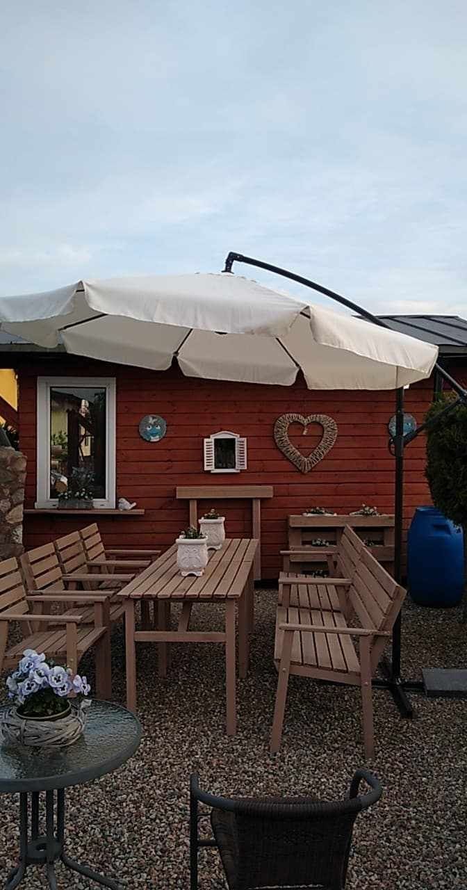 Nowy duży parasol z podstawą