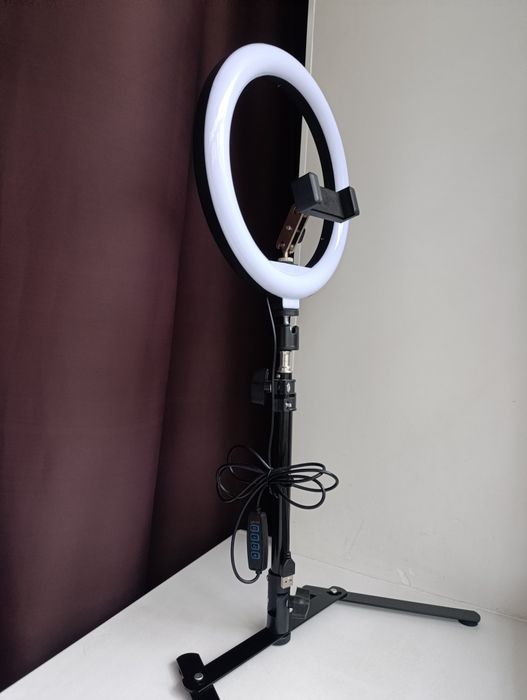 Кільцева лампа для фото і відеозйомки із регулюваним штативом