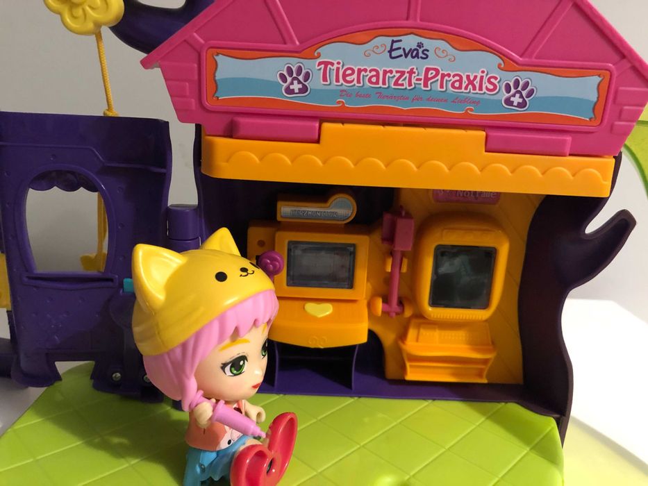 Conjunto Vtech Boneca EVa - Casa da árvore / Clínica veterinária