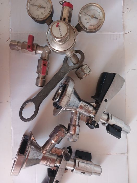 Вуглекислотний редуктор і ключі флеш