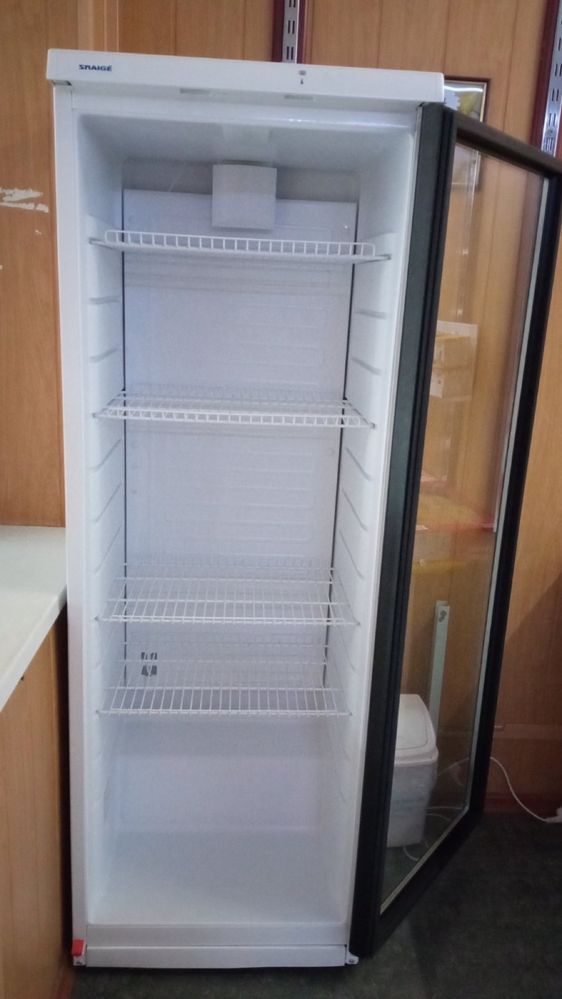 Продаються  2 нових холодильника