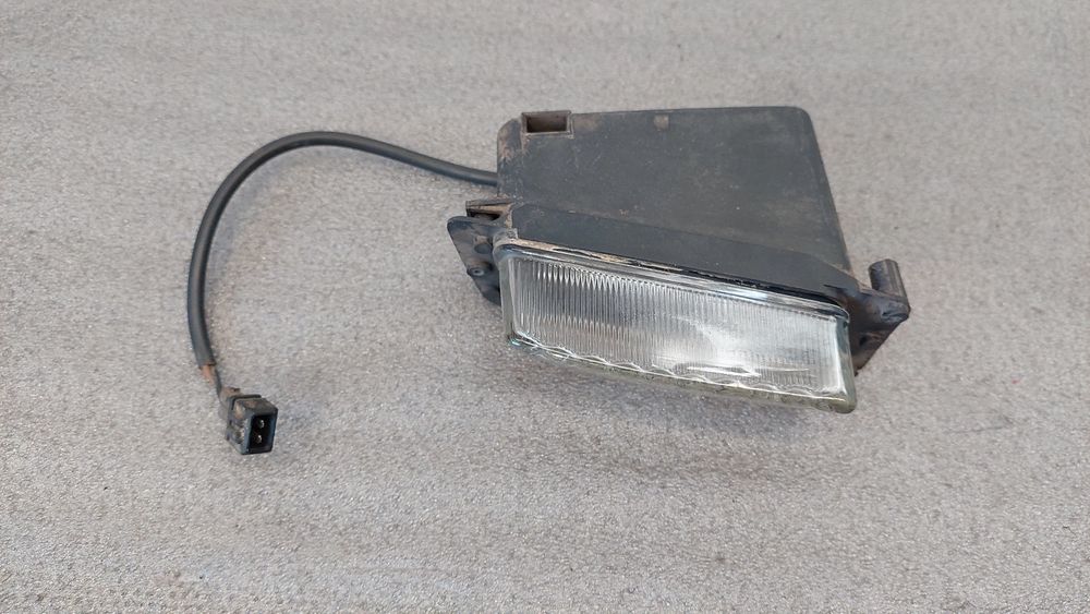 Farol nevoeiro frente direito SEAT Ibiza II (6K1)